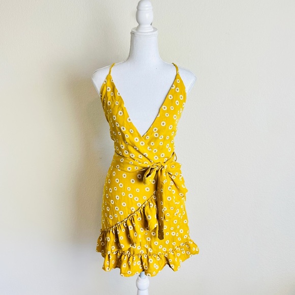 NWT Yellow Gold Floral Tweed Ruffle Surplice Waist Tie Belted Mini Dress - Picture 1 of 9